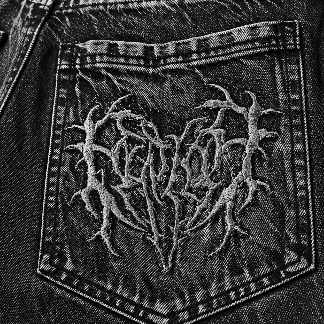 UNSEEN-Studios Distressed Spider Jorts