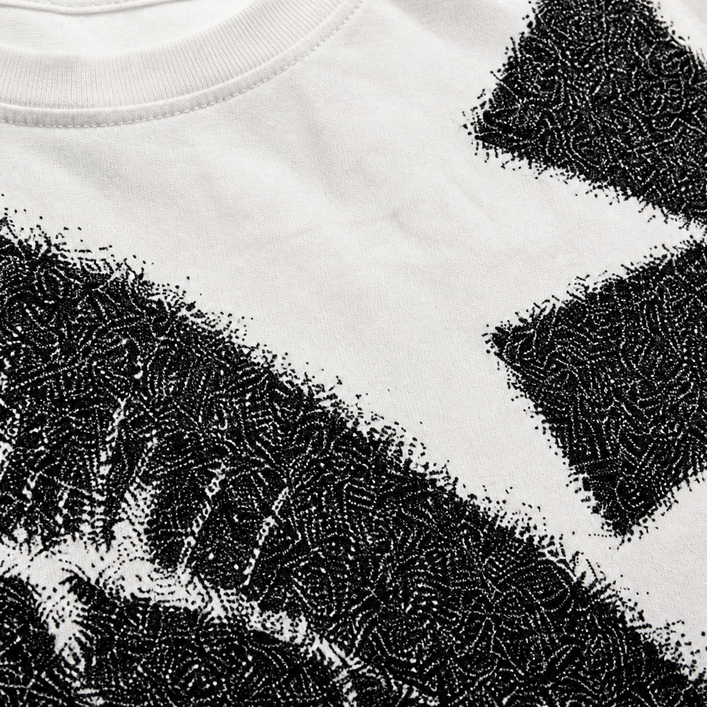 UNSEEN-Studios Vampire Kiss Tee